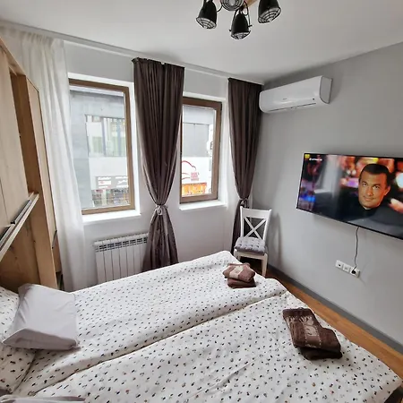 Two-bedroom Paskalina, Near The Lift * バンスコ